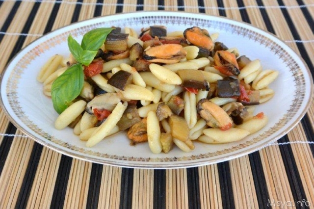 Pasta melanzane e cozze