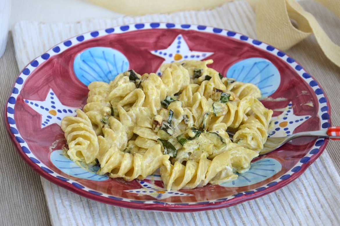 Pasta con zucchine e ricotta ricetta pasta con for Ricette veloci pasta