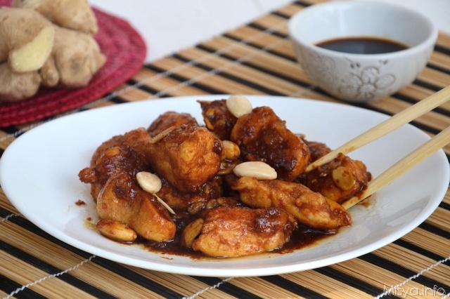 Pollo alle mandorle