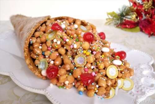 » Cornucopia di struffoli - Ricetta Cornucopia di ...